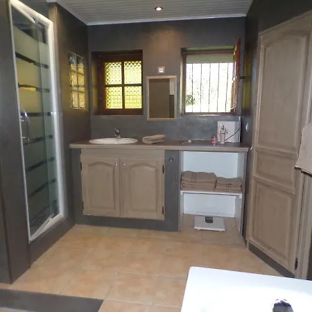 Charentais, Le Coin Arbore Casa de Férias