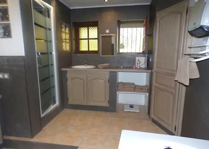 Charentais, Le Coin Arbore Semesterbostad